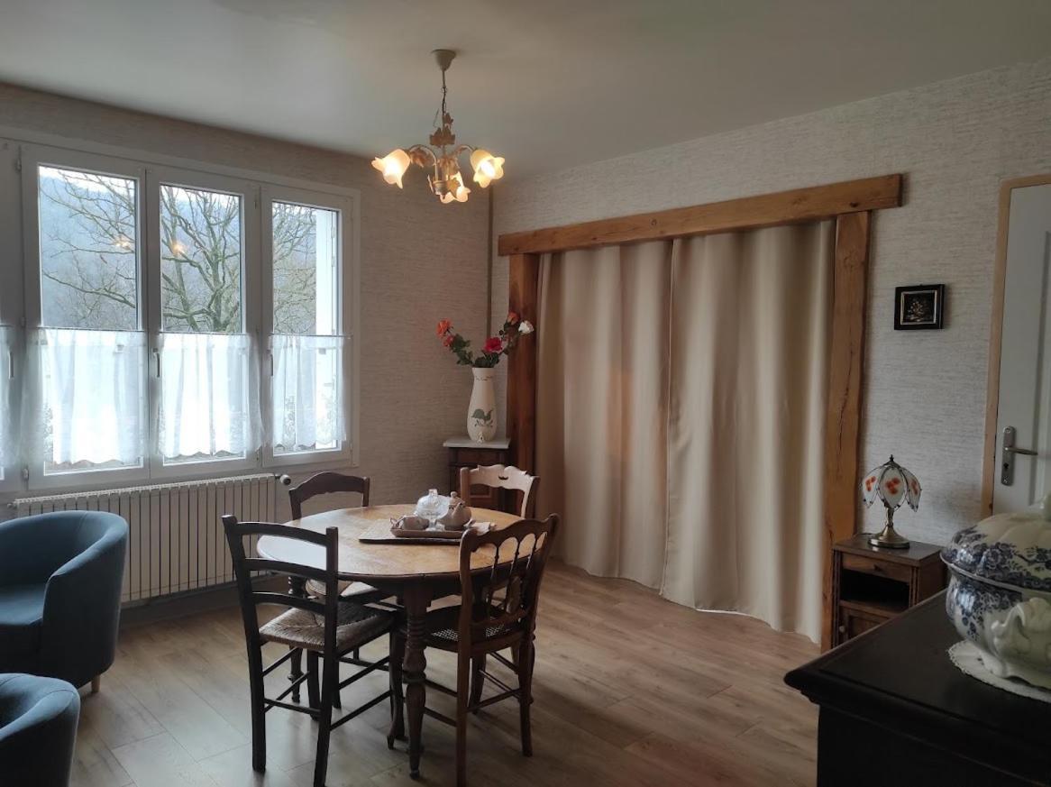 La Lisiere Appartement 2 Chambres Revin  Exterior foto