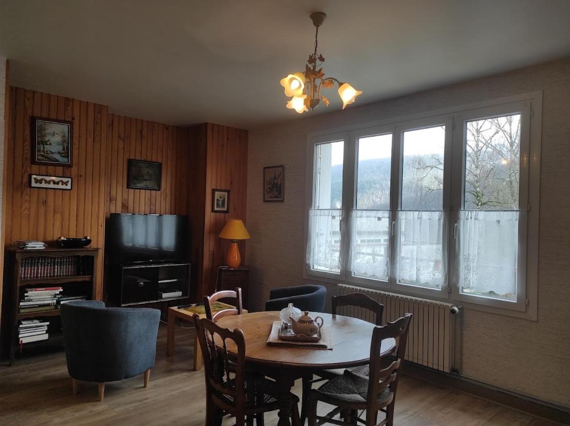 La Lisiere Appartement 2 Chambres Revin  Exterior foto